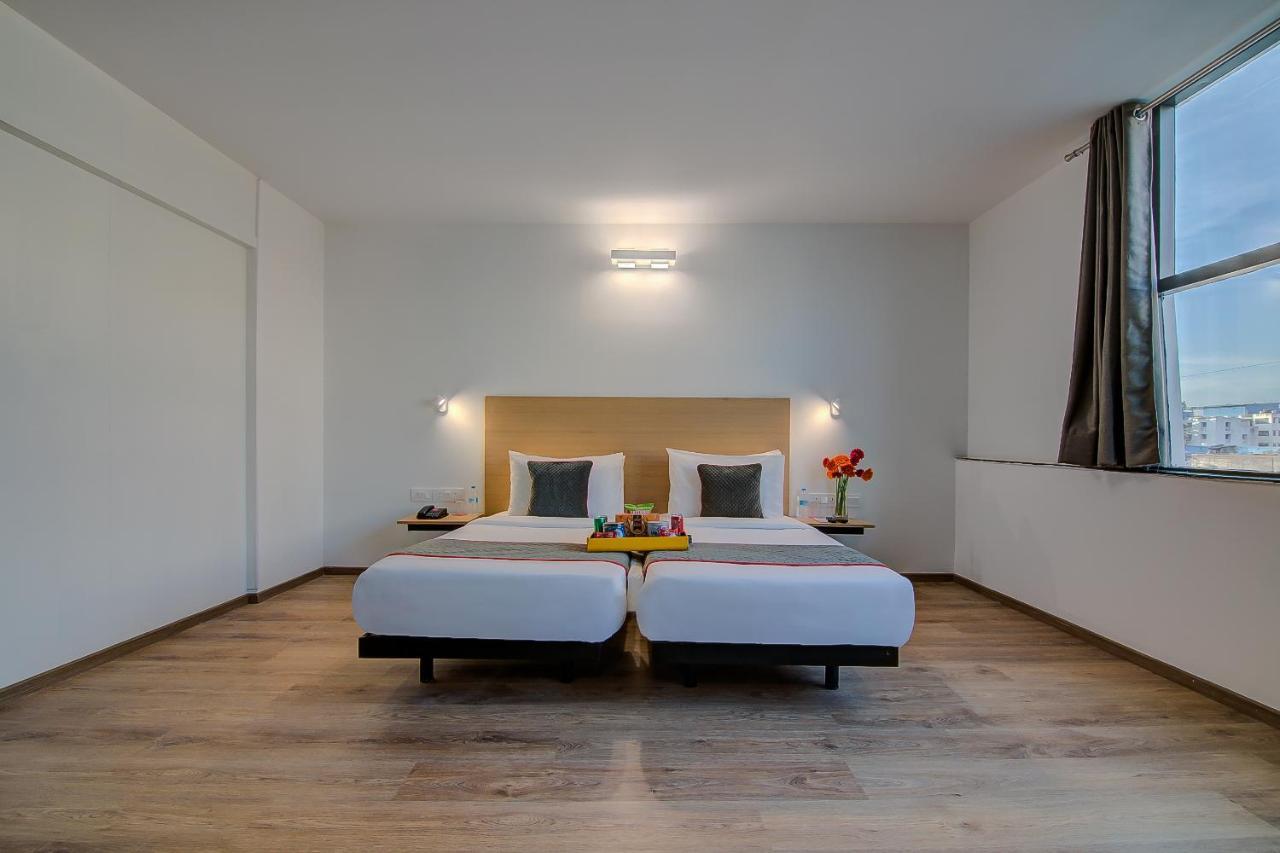 Hotel Oyo Townhouse 42 Urvashi Theatre Chennai Zewnętrze zdjęcie