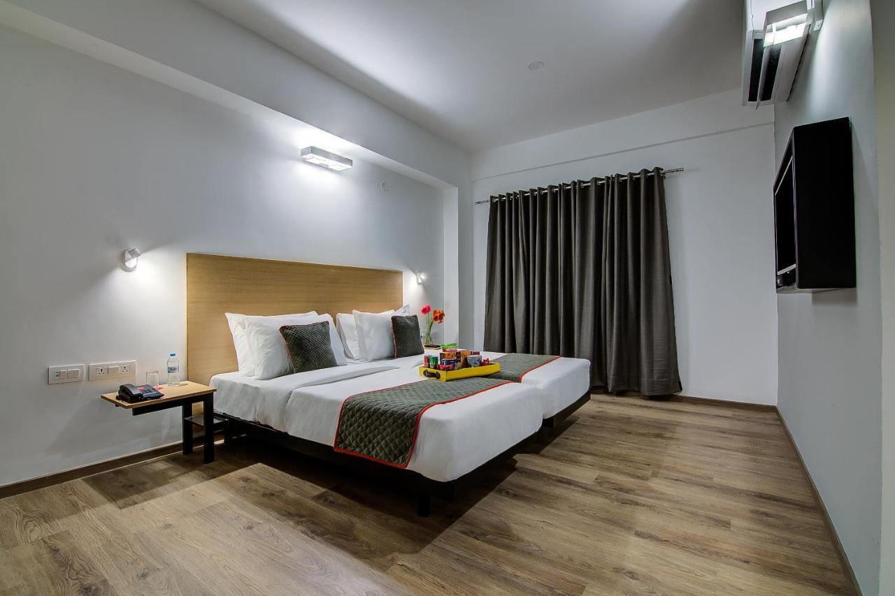 Hotel Oyo Townhouse 42 Urvashi Theatre Chennai Zewnętrze zdjęcie