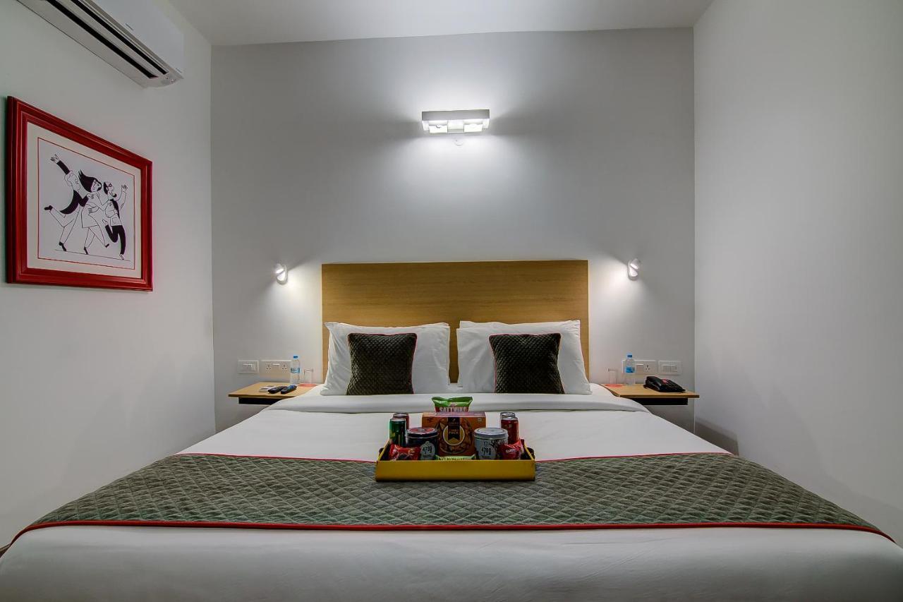 Hotel Oyo Townhouse 42 Urvashi Theatre Chennai Zewnętrze zdjęcie