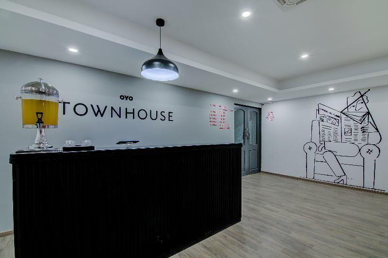 Hotel Oyo Townhouse 42 Urvashi Theatre Chennai Zewnętrze zdjęcie