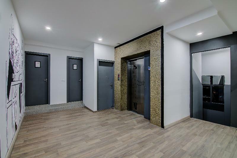Hotel Oyo Townhouse 42 Urvashi Theatre Chennai Zewnętrze zdjęcie