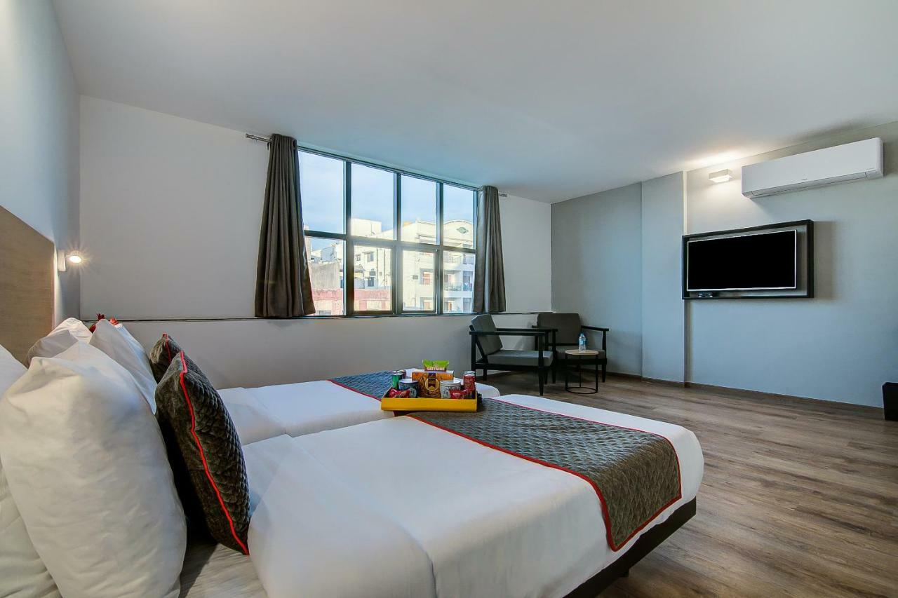 Hotel Oyo Townhouse 42 Urvashi Theatre Chennai Zewnętrze zdjęcie