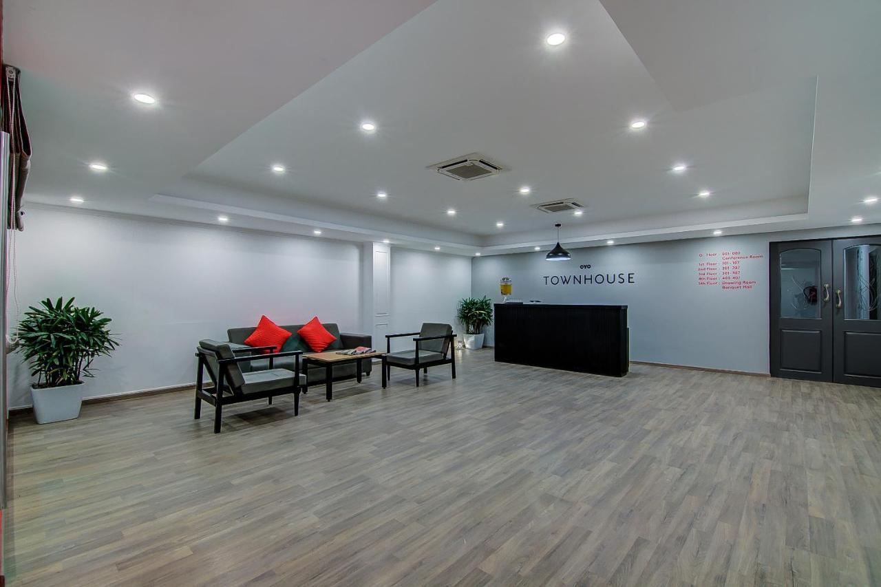 Hotel Oyo Townhouse 42 Urvashi Theatre Chennai Zewnętrze zdjęcie