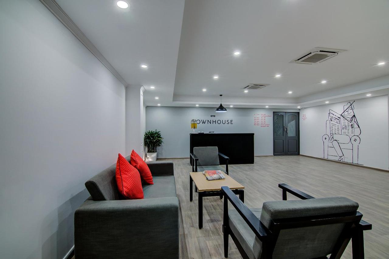 Hotel Oyo Townhouse 42 Urvashi Theatre Chennai Zewnętrze zdjęcie