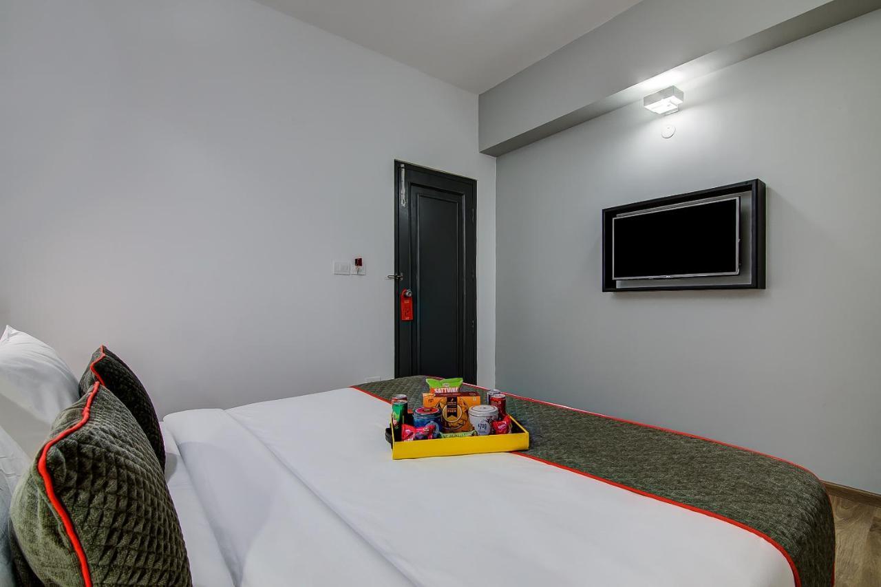 Hotel Oyo Townhouse 42 Urvashi Theatre Chennai Zewnętrze zdjęcie